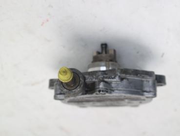 Preview: Vakuumpumpe 2712301165 Mercedes SLK R171