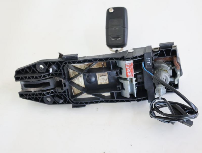 Preview: Türgriff außen vorn links 1K8837885E VW SCIROCCO 3