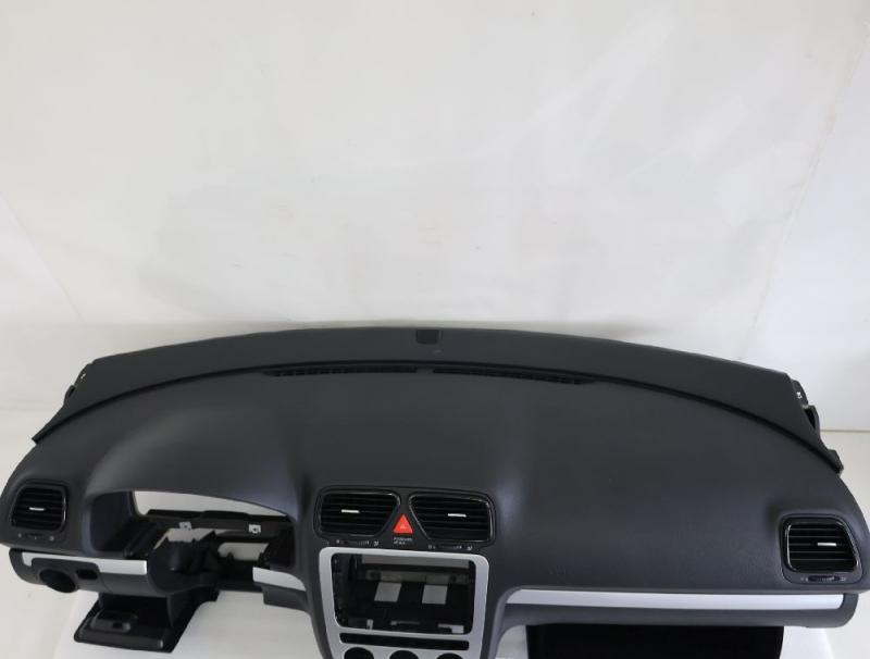 Preview: Armaturenbrett 1Q1857001AE VW SCIROCCO 3