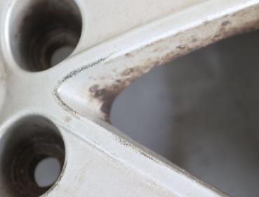 Felge Alu/Leichtmetall vorn links 4250A668 Mitsubishi PAJERO 4 V98