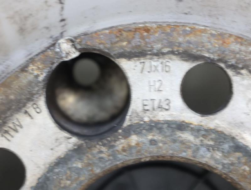 Felge Alu/Leichtmetall vorn links 2044011102 Mercedes C-KLASSE S 204