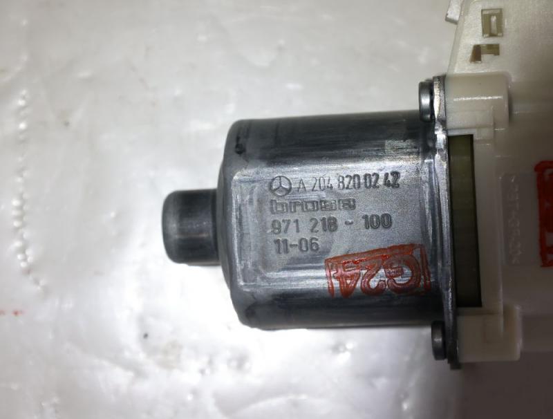 Preview: Fensterheber-Motor vorn rechts 2048200242 Mercedes C-KLASSE S 204