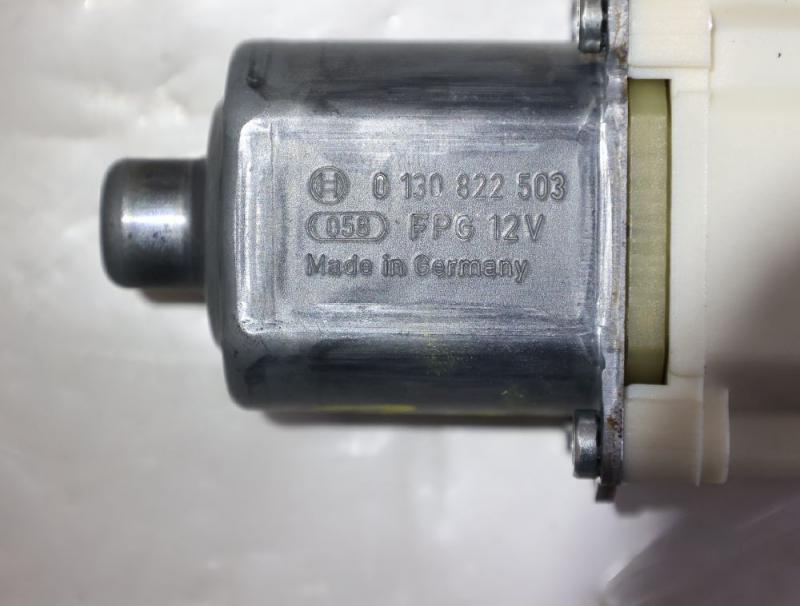 Fensterheber-Motor vorn links 2048200142 Mercedes C-KLASSE S 204