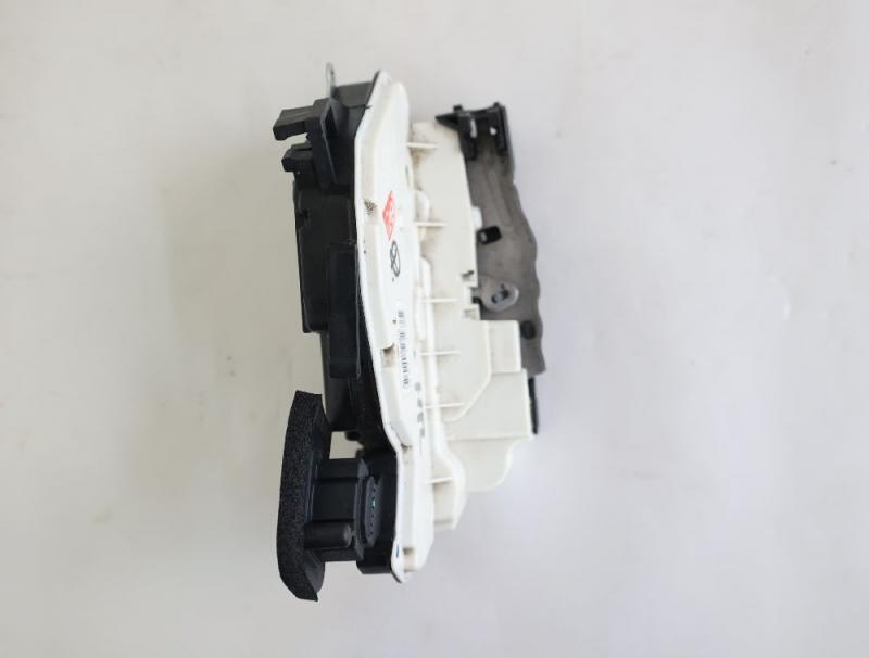 Preview: Türschloß hinten rechts 5K4839016 VW POLO 5 6R