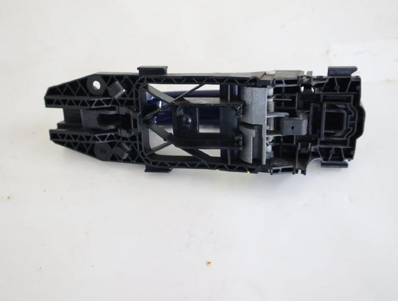 Preview: Türgriff außen vorn rechts 5N0837205F VW POLO 5 6R