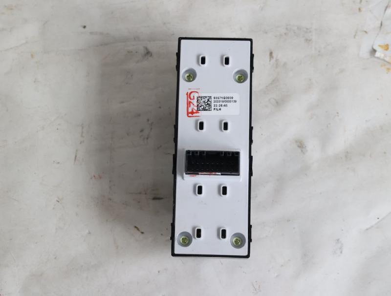 Preview: Schalter Fensterheber vorn links 93571G3030 Hyundai i30 PDE