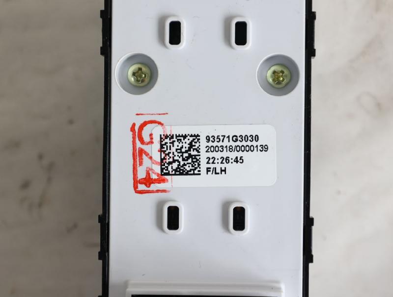 Preview: Schalter Fensterheber vorn links 93571G3030 Hyundai i30 PDE