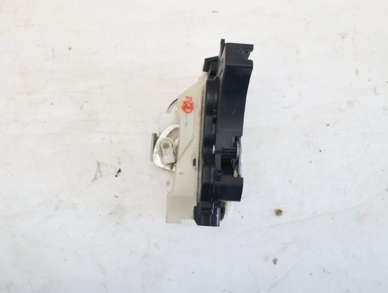 Preview: Türschloß hinten rechts 5745A094 Mitsubishi L 200 4 KB4T