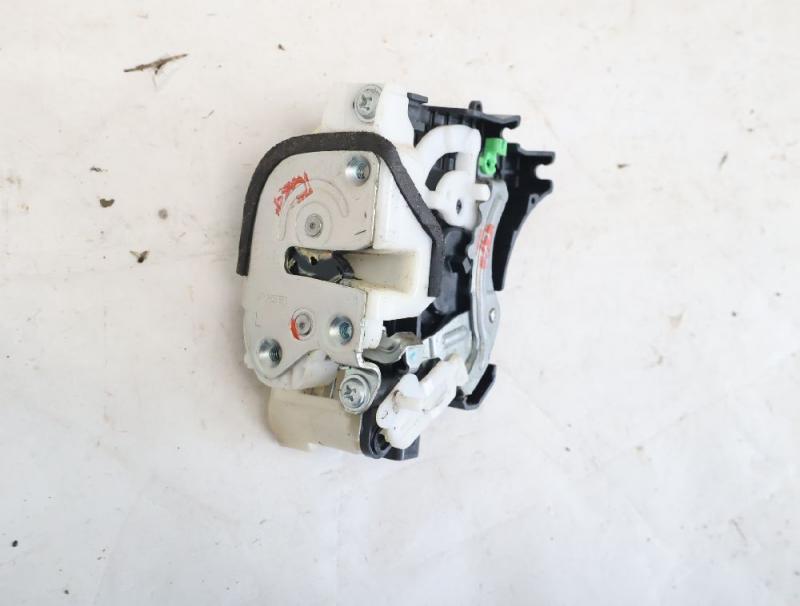 Türschloß hinten links 5745A093 Mitsubishi L 200 4 KB4T