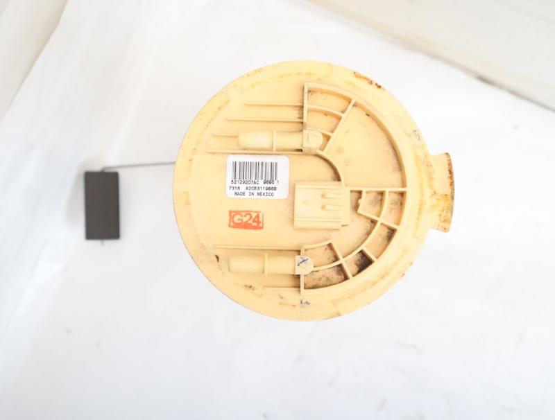 Preview: Dieselpumpe 52129207AC Dodge NITRO
