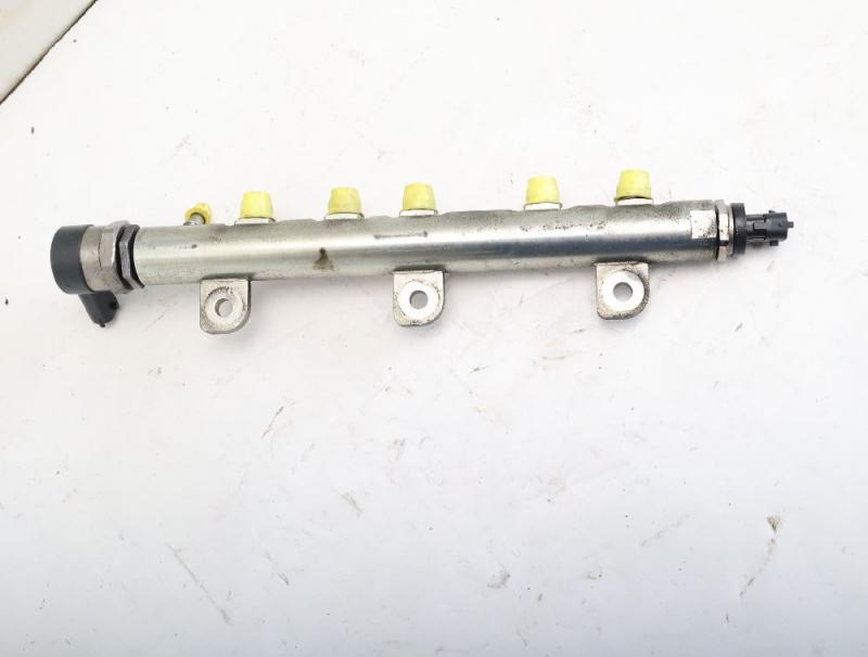 Preview: Diesel Verteilerrohr 68027607AA Dodge NITRO
