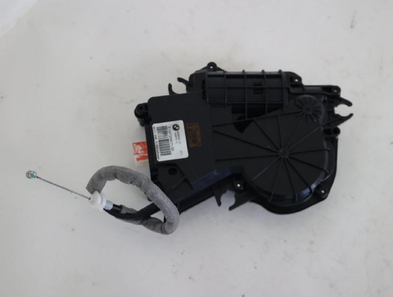 Stellmotor ZV Heckklappe 51247208371 BMW 5er Touring F11