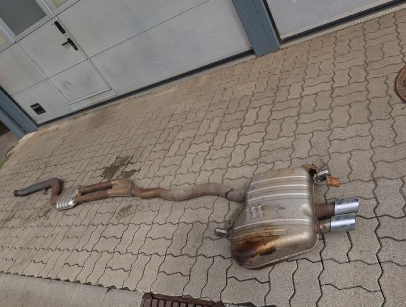 Auspuff / Schalldämpfer hinten 7807110 BMW 5er Touring F11