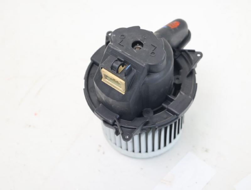 Heizgebläsemotor 272102988R DACIA DOKKER KE