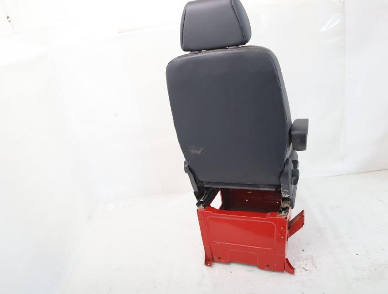 Sitz vorn links 0009108709 Mercedes SPRINTER 906