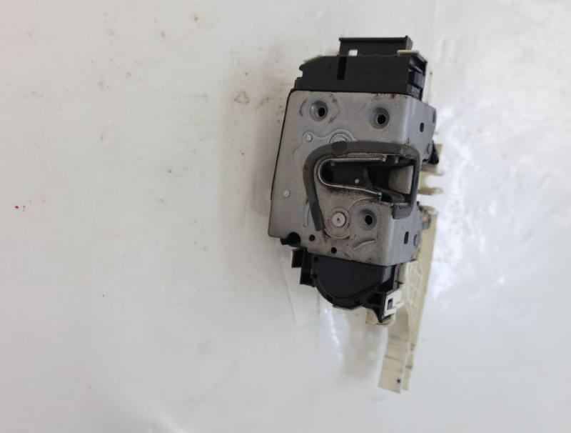 Türschloß vorn links 9067202135 Mercedes SPRINTER 906