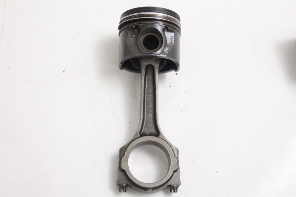 Kolben 1377616 Ford MONDEO 3 STH