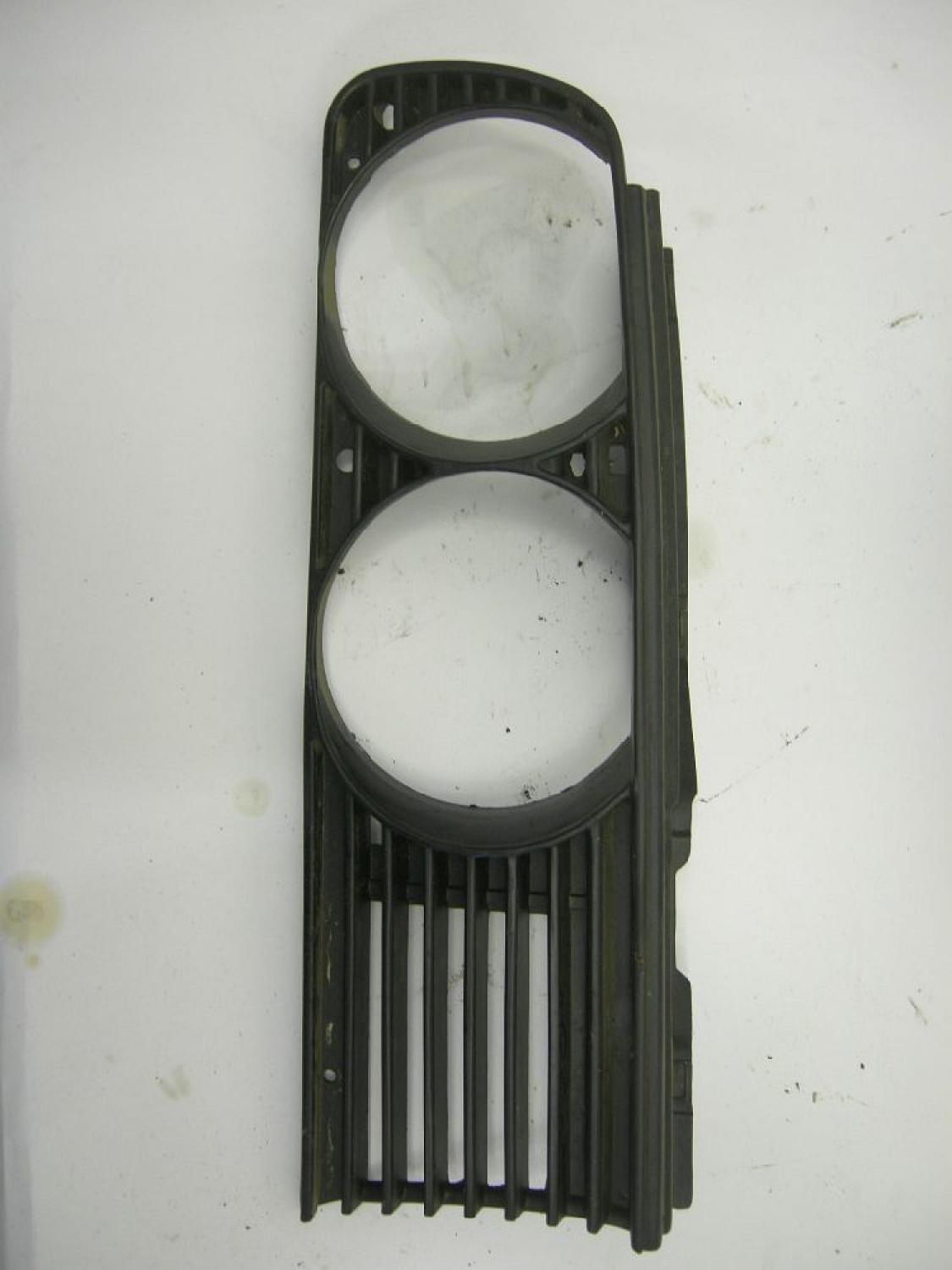 Scheinwerfer Blende 51131876092 BMW 3er E30