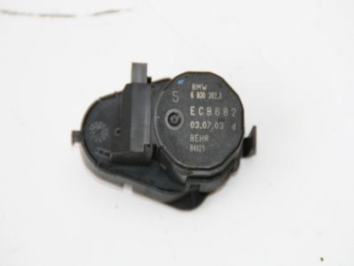 Stellmotor Heizung 69303029 BMW 5er Touring E61