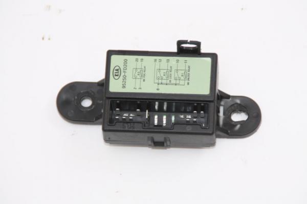 Relais 95250FD200 Kia RIO I Kombi DC