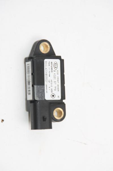 Airbag Sensor links OK32C677F9 Kia RIO I Kombi DC
