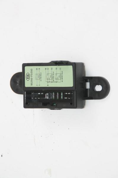 Relais 95250FD200 Kia RIO I Kombi DC