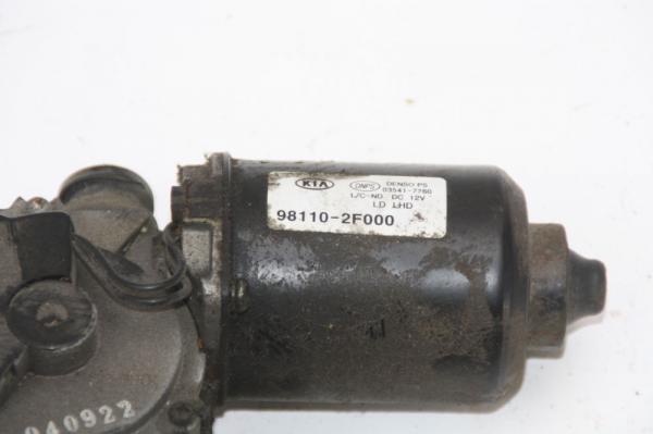 Scheibenwischermotor vorn 981102F000 Kia CERATO