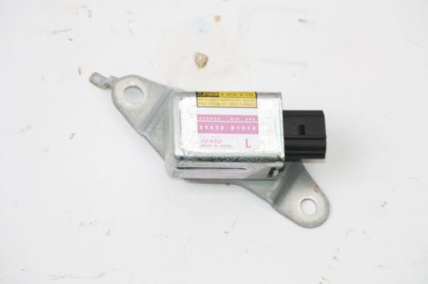 Airbag Sensor links 89830B1010 Daihatsu SIRION 2 M3