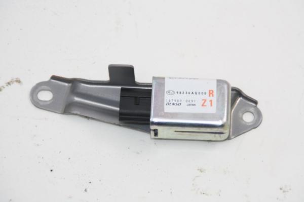 Airbag Sensor rechts 98236AG000 Subaru OUTBACK 2