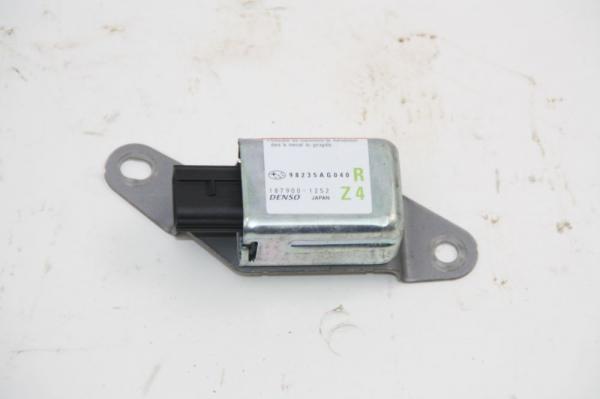 Airbag Sensor rechts 98235AG040 Subaru OUTBACK 2