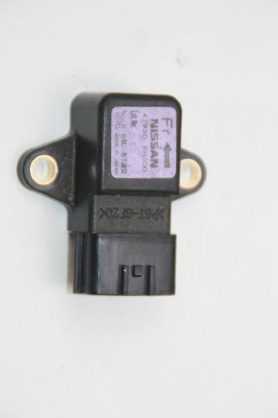 Airbag Sensor links 479308H300 Nissan X-TRAIL 1