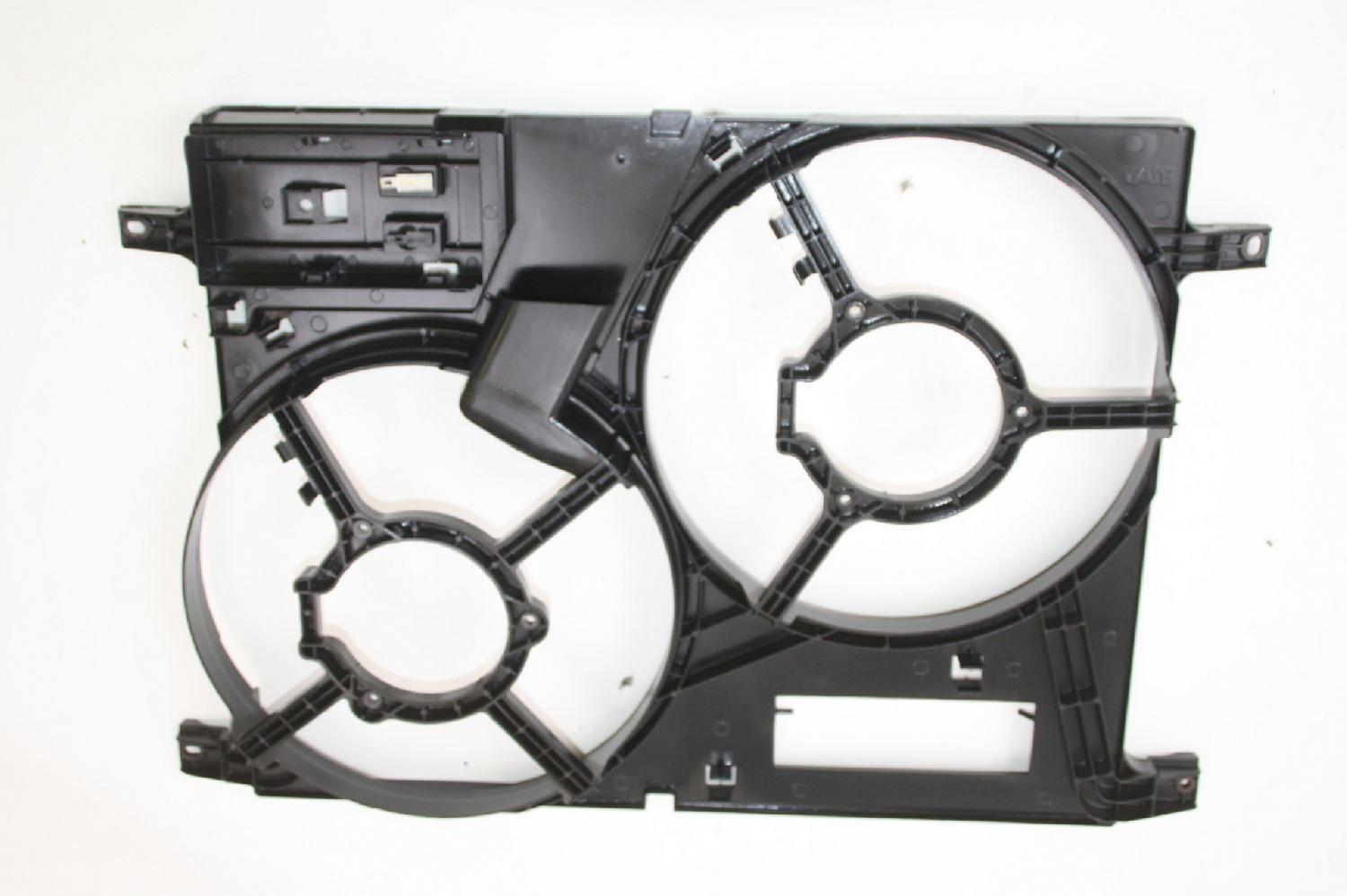 Lüfterzarge PGK100660 Land Rover FREELANDER 1 LN