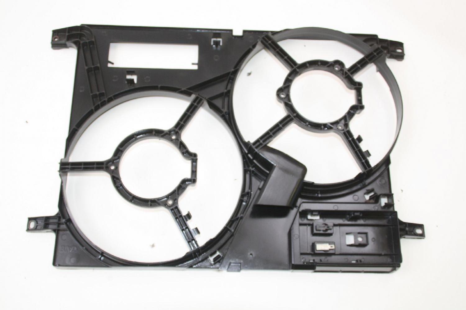 Lüfterzarge PGK100660 Land Rover FREELANDER 1 LN