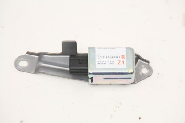 Airbag Sensor rechts 98236AG000 Subaru LEGACY 4 SW