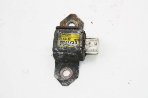Airbag Sensor links MR587733 Mitsubishi OUTLANDER 1