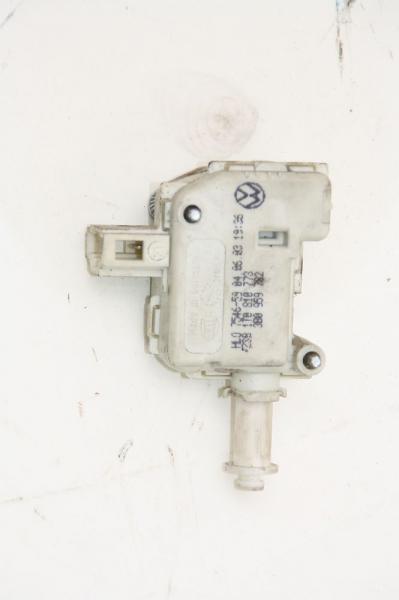 Stellmotor ZV Tankklappe 1T0810773 VW TOURAN 1