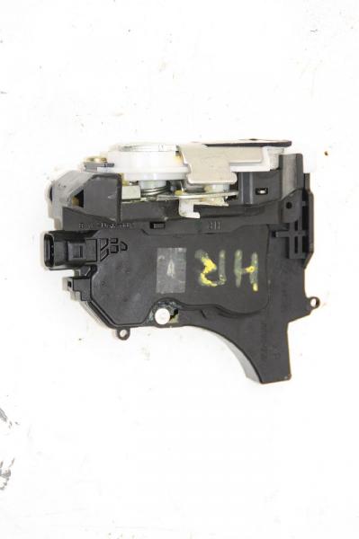 Türschloß hinten rechts MN136720 Mitsubishi L 200 4 KB4T