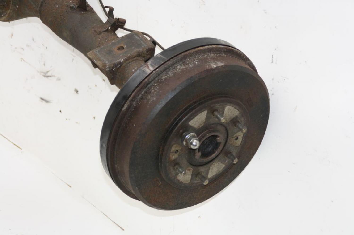Achse hinten 3711A034 Mitsubishi L 200 4 KB4T