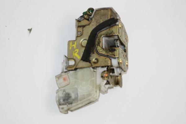 Türschloß hinten rechts 305525P003 Nissan PICK UP D22