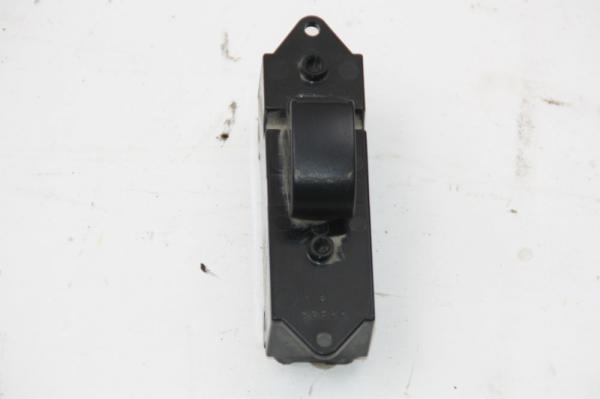 Schalter Fensterheber hinten links MR587957 Mitsubishi L 200 4 KB4T