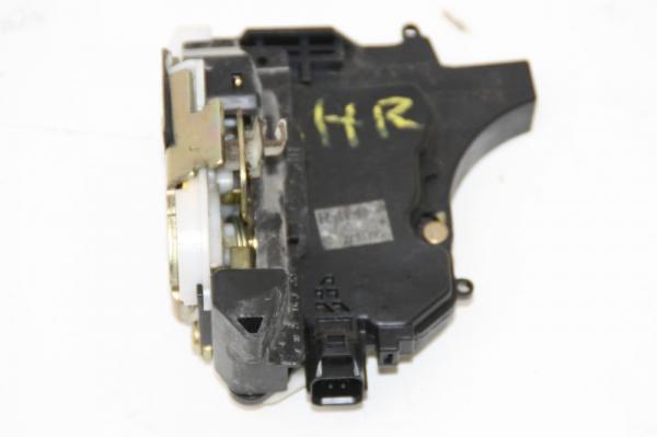 Türschloß hinten rechts MN136726 Mitsubishi L 200 4 KB4T