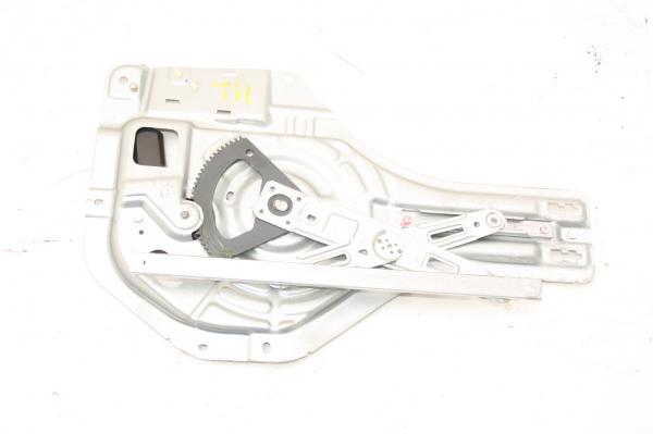 Fensterheber elektrisch hinten links 834702E010 Hyundai TUCSON 1