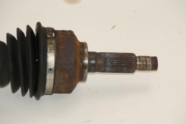Antriebswelle vorn rechts 495003E110 Kia SORENTO 1 JC