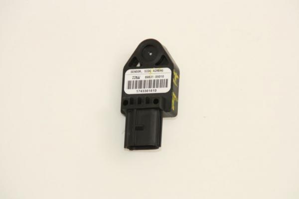 Airbag Sensor links 8983105010 Toyota AVENSIS 2 T25