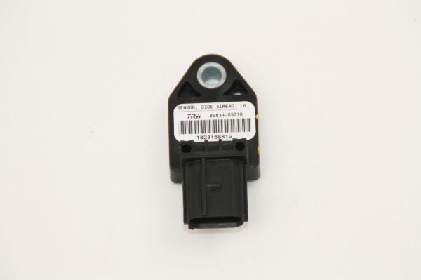 Airbag Sensor links 8983405010 Toyota AVENSIS 2 T25