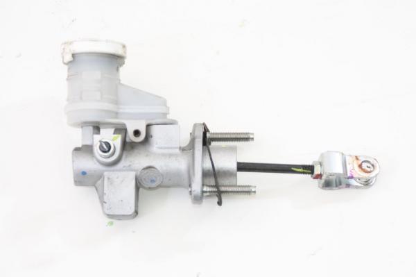 Kupplung - Geberzylinder 2345A015 Mitsubishi L 200 4 KB4T