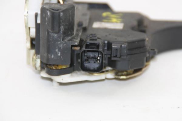 Türschloß hinten rechts 5745A094 Mitsubishi L 200 4 KB4T