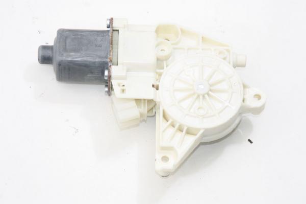 Fensterheber-Motor hinten links 0130822505 Mercedes GLK X204