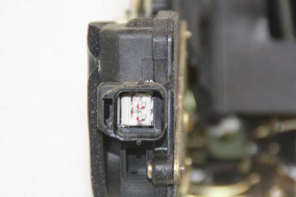 Türschloß hinten links 813111F010 Kia SPORTAGE 2 JE
