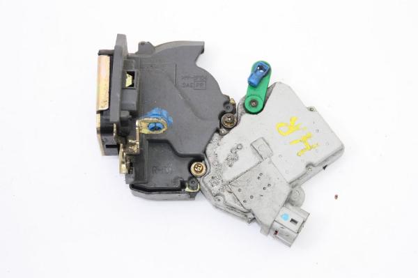 Türschloß hinten rechts 825528H710 Nissan X-TRAIL 1